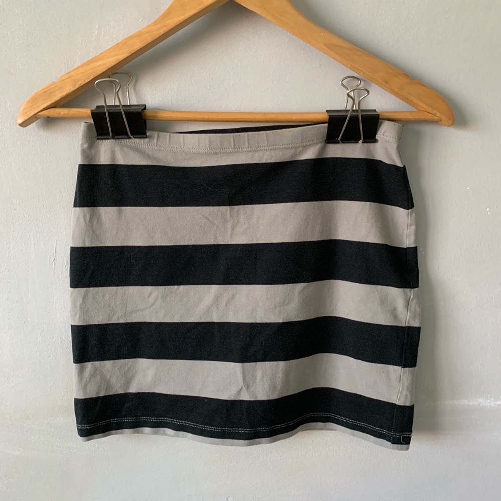 divided short pencil skirt